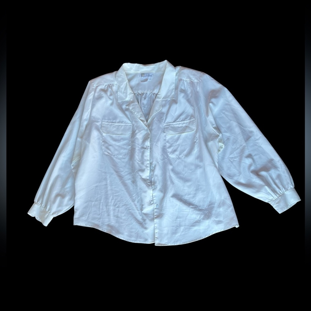 ✨Vintage White La Blouse button-up shirt✨
